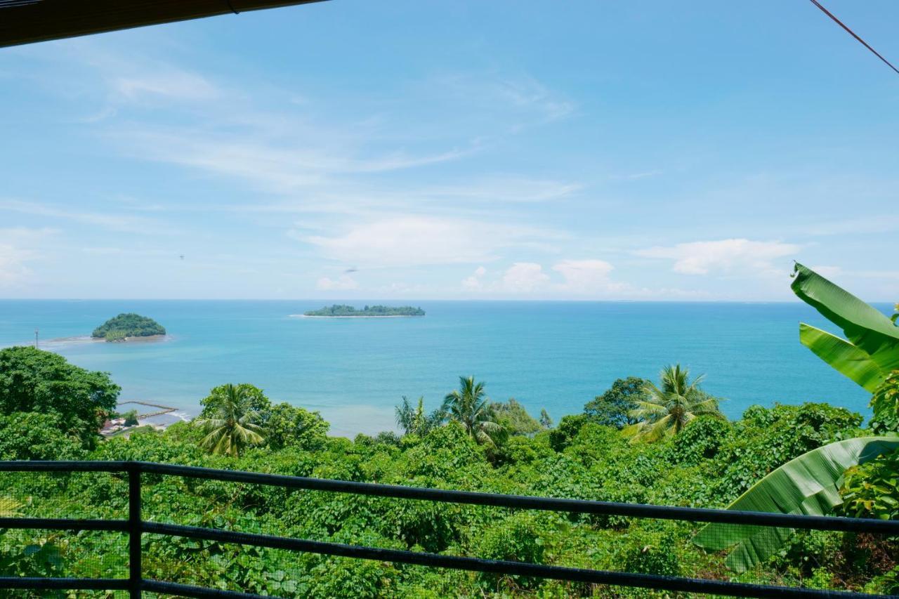 The View Padang, Amazing View, 8 Mins Mentawai Fast Ferry, Cold Beer,Close To Restaurants Padang (Sumatra) Eksteriør billede