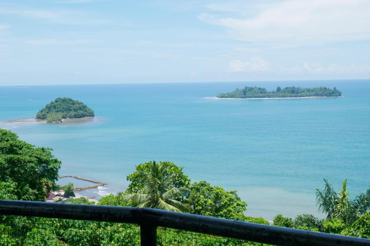 The View Padang, Amazing View, 8 Mins Mentawai Fast Ferry, Cold Beer,Close To Restaurants Padang (Sumatra) Eksteriør billede