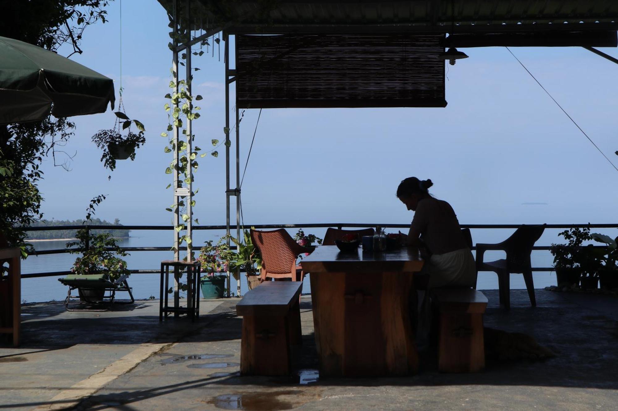 The View Padang, Amazing View, 8 Mins Mentawai Fast Ferry, Cold Beer,Close To Restaurants Padang (Sumatra) Eksteriør billede