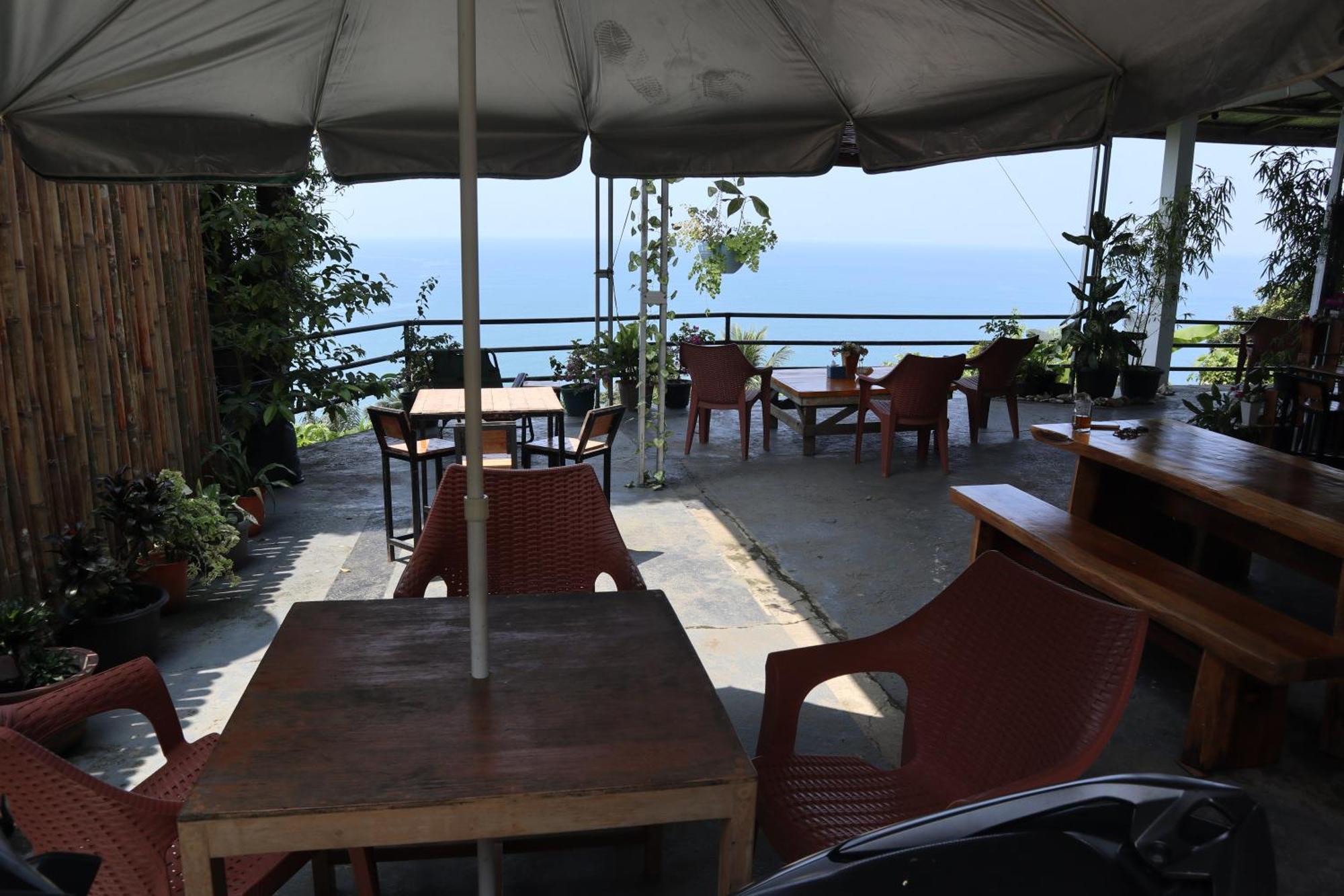 The View Padang, Amazing View, 8 Mins Mentawai Fast Ferry, Cold Beer,Close To Restaurants Padang (Sumatra) Eksteriør billede