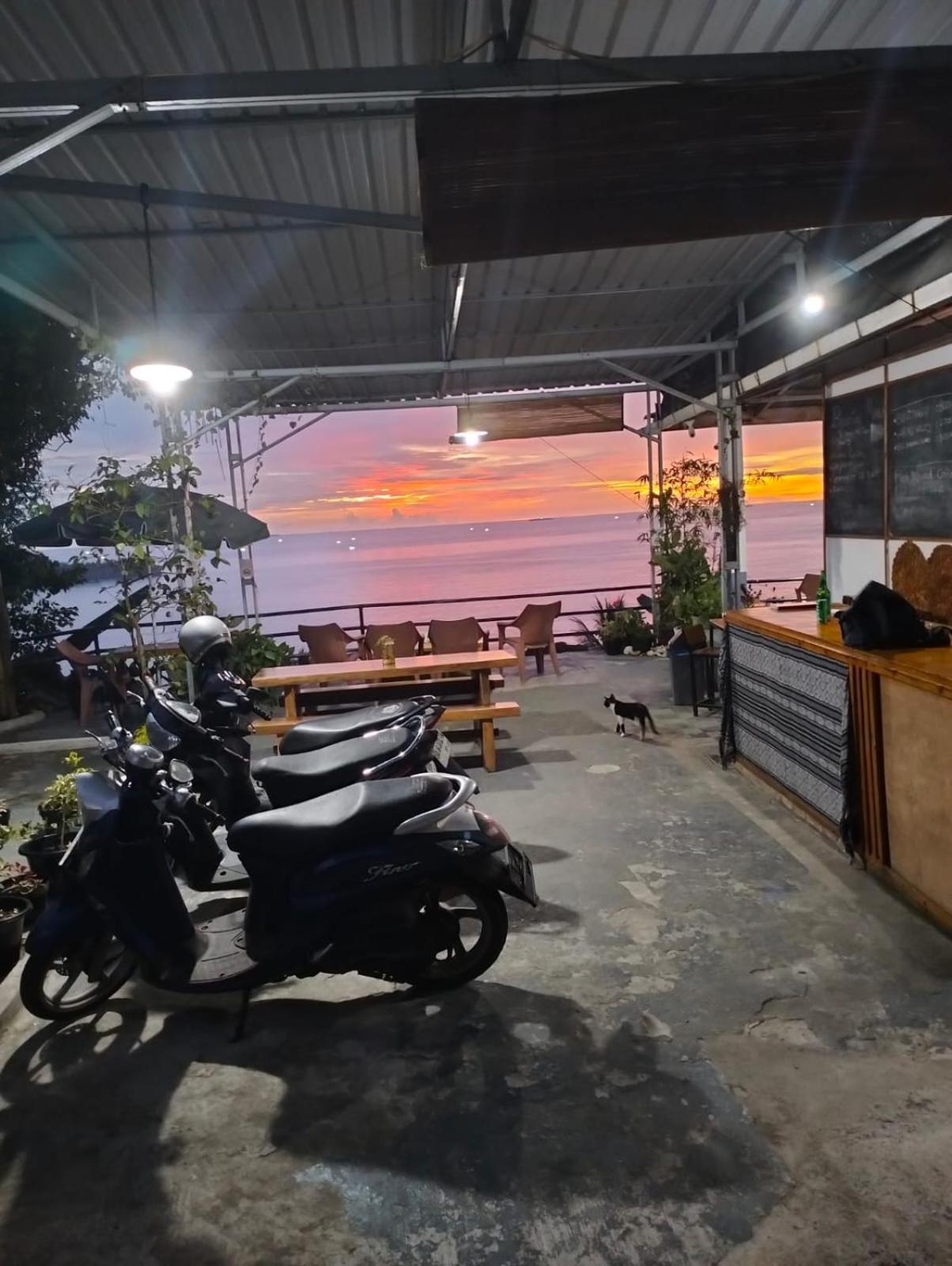The View Padang, Amazing View, 8 Mins Mentawai Fast Ferry, Cold Beer,Close To Restaurants Eksteriør billede